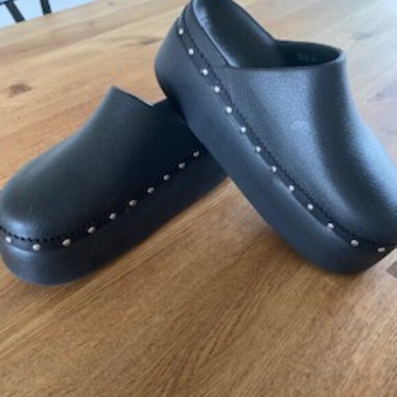 Crocs Dylan Platform Clog - Picture 3 of 5